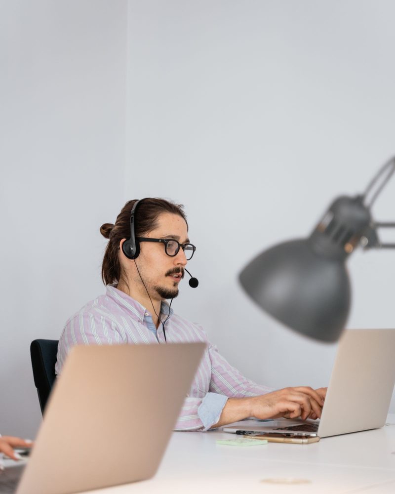 Customer experience representative supporting a customer question